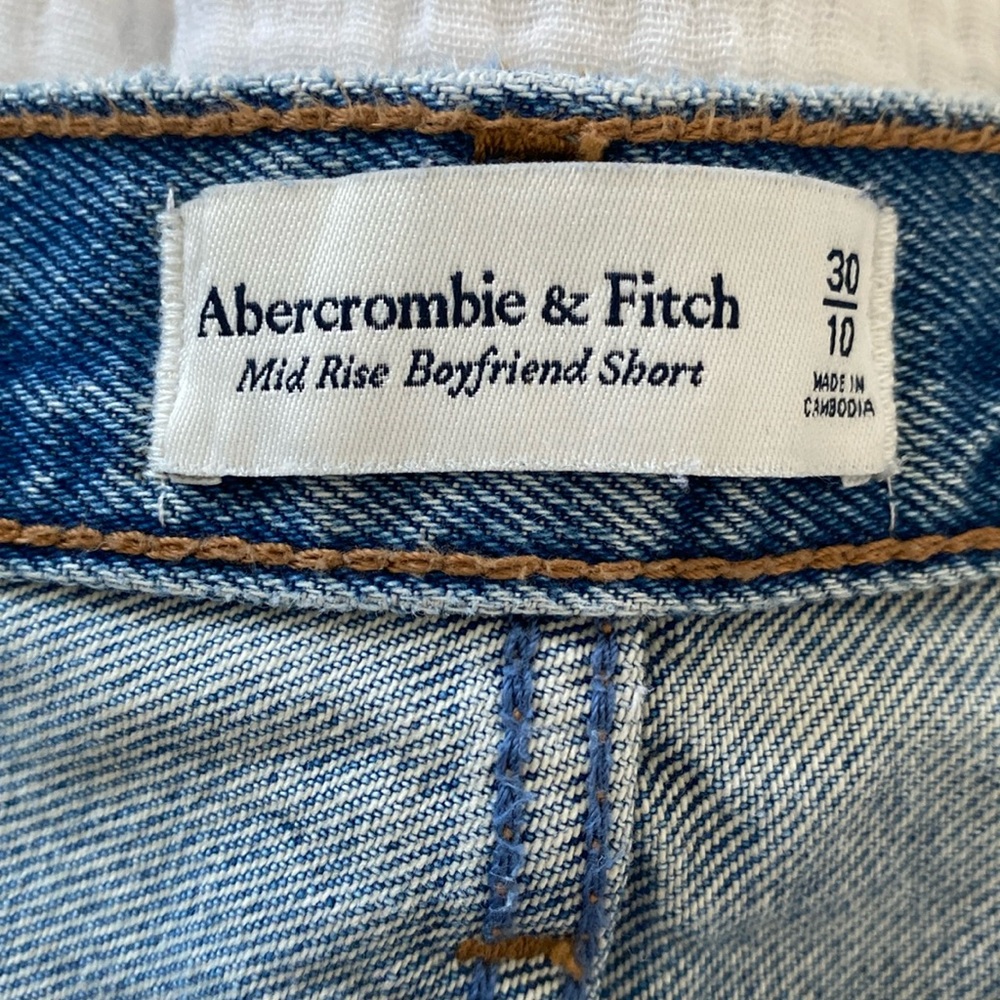 Abercrombie & Fitch Mod rise short